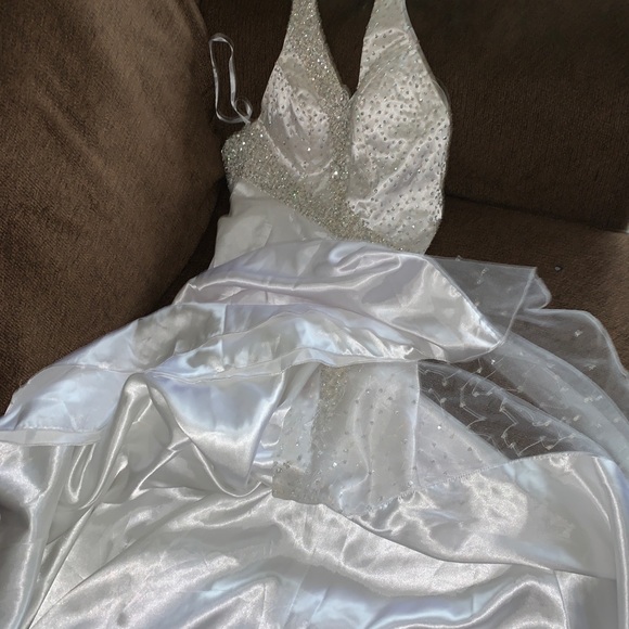 Exclusive for Diamonds bridal & formal dress - Picture 9 of 16